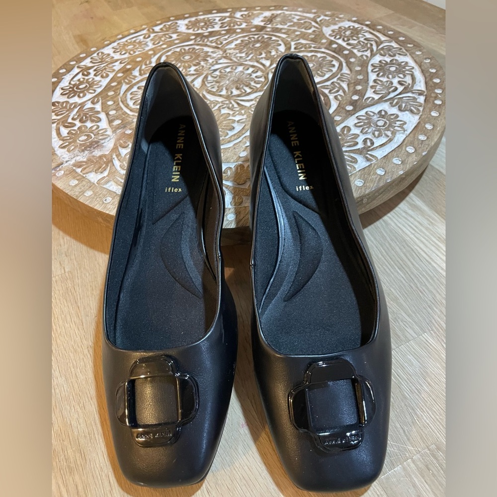 Anne Klein Akadalee Black Flats with Square Toe and Buckle Size 8.5
